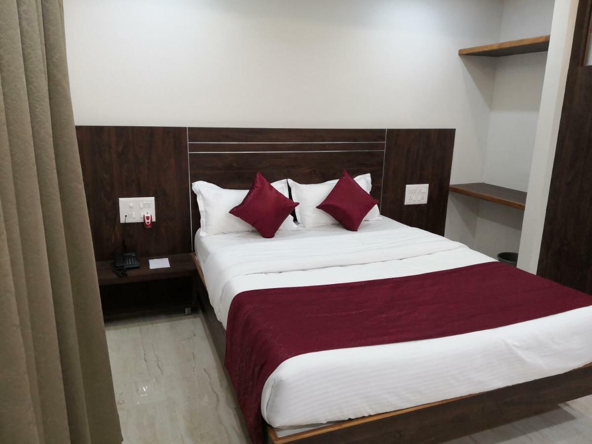 D' Manor Service Apartment Belagavi Zewnętrze zdjęcie