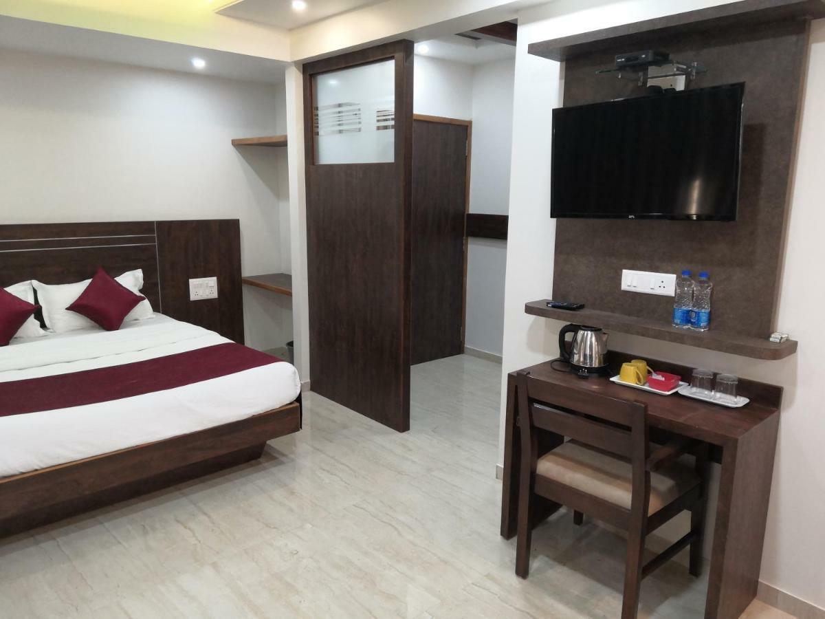 D' Manor Service Apartment Belagavi Zewnętrze zdjęcie